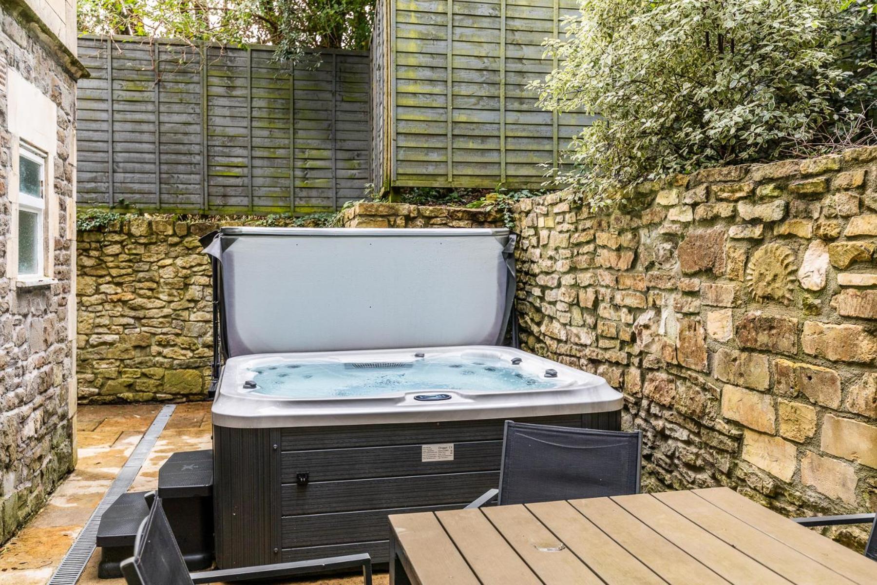 Locksbrook Lodge - Hot Tub - Spacious Outdoor Space Bath Eksteriør bilde