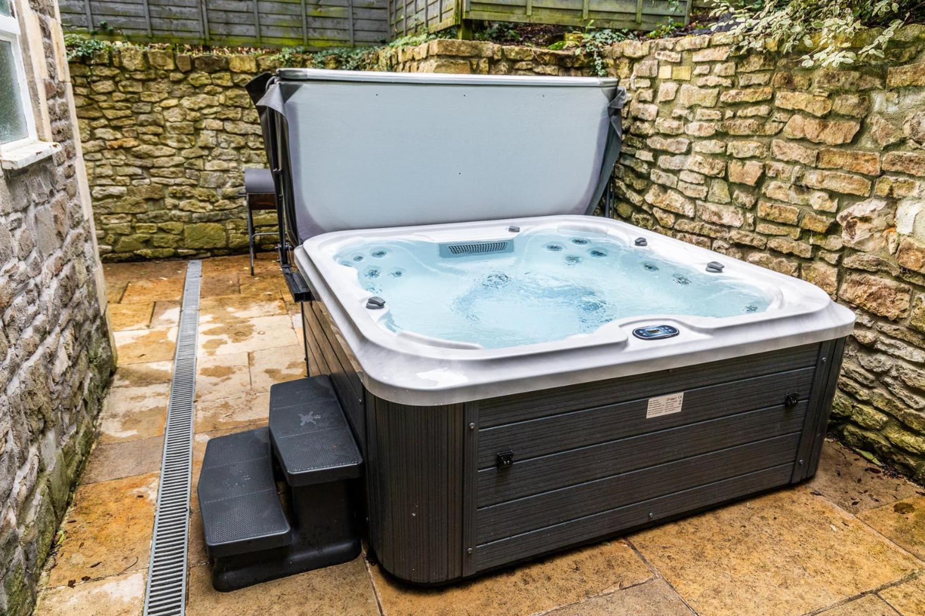 Locksbrook Lodge - Hot Tub - Spacious Outdoor Space Bath Eksteriør bilde